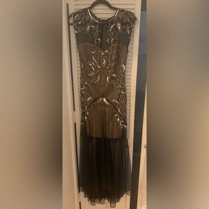 Vintage | Hand embroidered backless gown | Floor length | Nude Undergarment | S